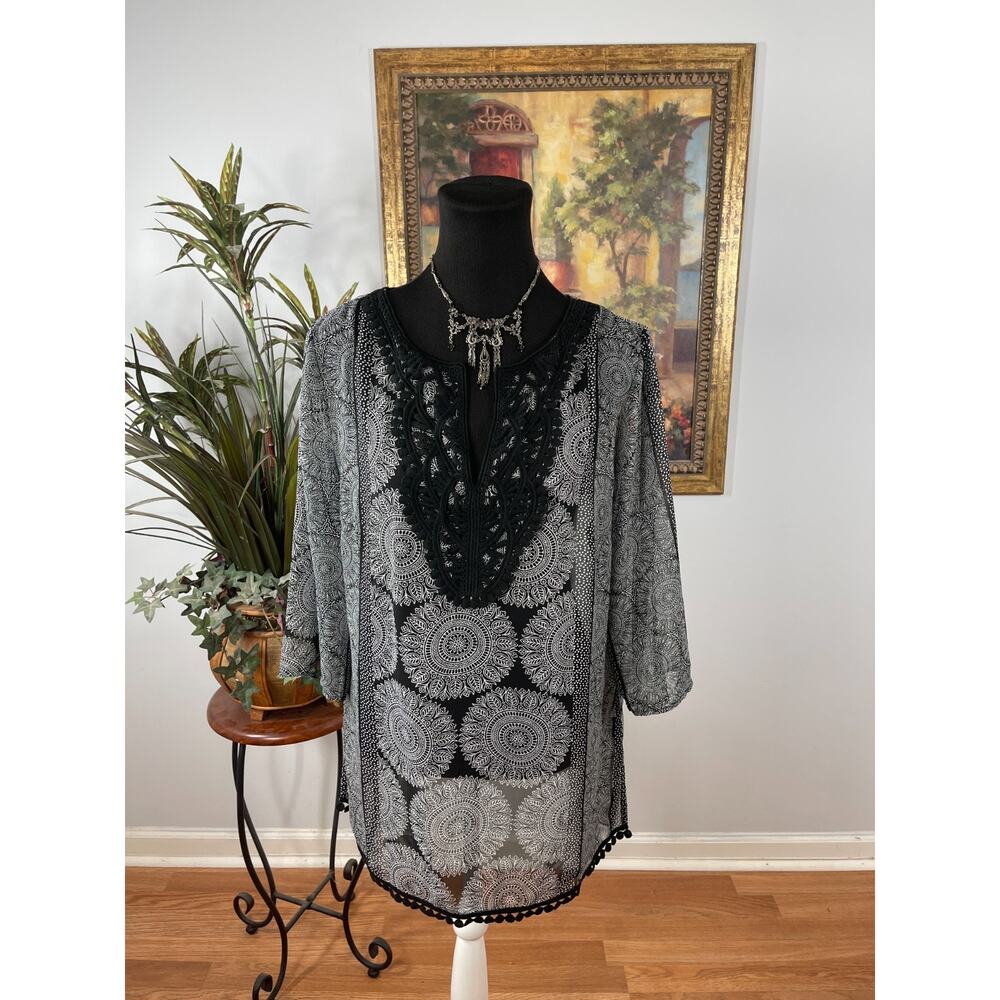 East 5th Tunic Top Womens L White Black Floral‎ Lace Pom Pom Hem Modest Artsy
